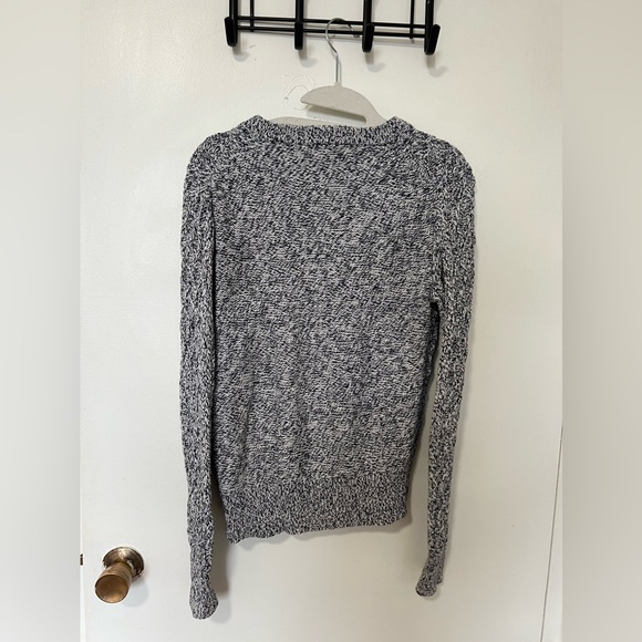 Cable-knit thick sweater - Picture 2 of 3